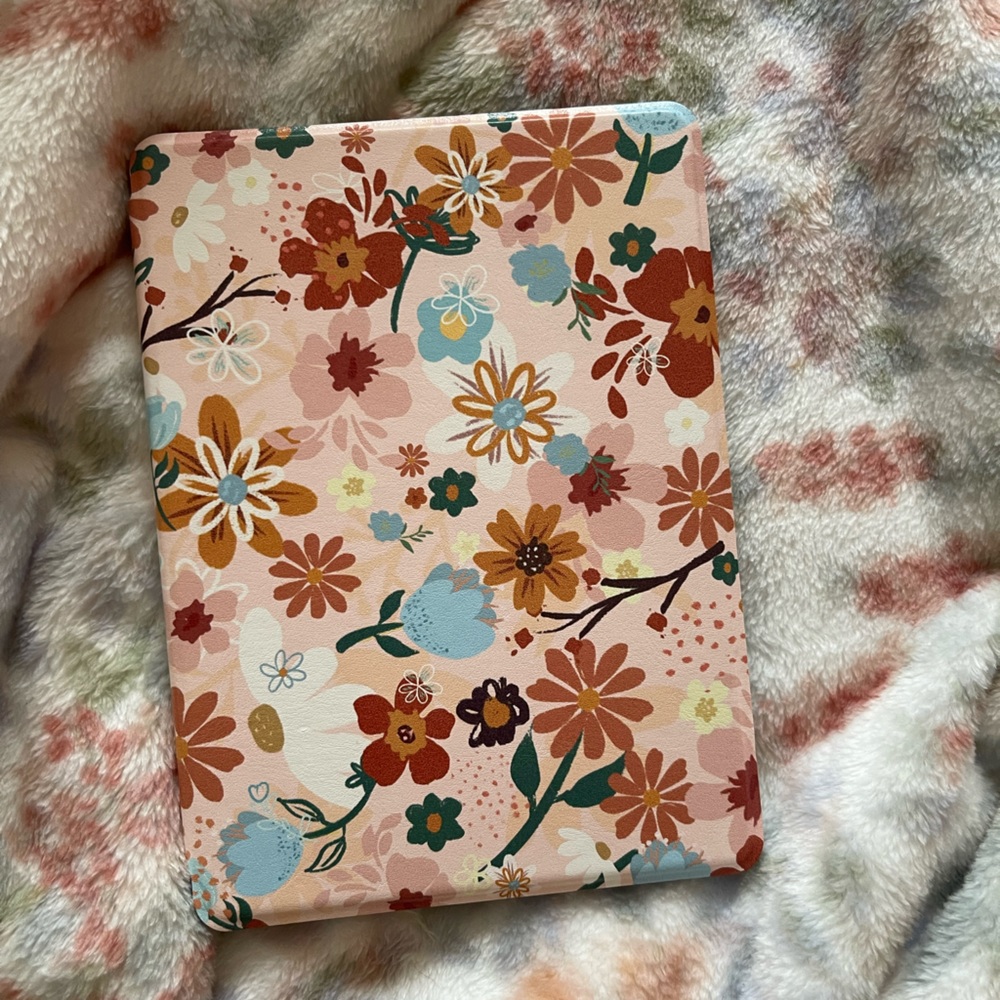 Kindle Paperwhite Snap-on Case 🌺